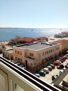Zdjęcie z galerii obiektu Waterfront Luxury Sea View Apartment w Salonikach