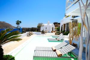 A piscina localizada em Kivotos Mykonos - Preferred Hotels & Resorts ou nos arredores