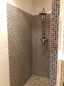 A bathroom at El Colorín
