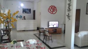 TV a/nebo společenská místnost v ubytování Hotel HB
