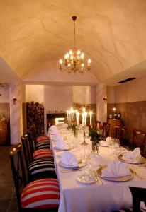 Boutique Hotel Heinitzburg tesisinde bir oturma alanı +37 fotoğraf