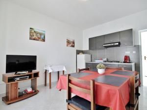 Gallery image of Apartments Ljubica in Barbat na Rabu