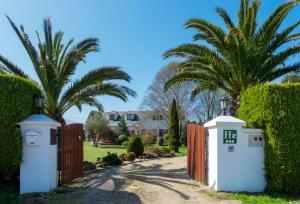 A garden outside Hotel Rural Cabo Busto