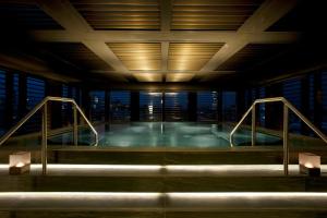 Bazén v ubytování Armani Hotel Milano nebo v jeho okolí