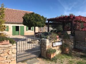Vonkajšia záhrada v ubytovaní Rural house Mudrinic "Ivini dvori"