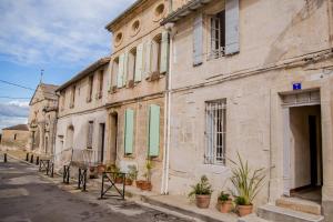 Afbeelding uit fotogalerij van 7 en Arles in Arles