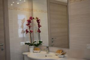 Ένα μπάνιο στο Cabà Holiday Bardolino D'Annunzio +50 φωτογραφίες