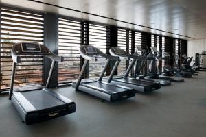 Fitness centrum a/nebo fitness zařízení v ubytování Armani Hotel Milano
