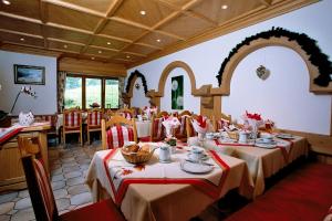 Restoran või mõni muu söögikoht majutusasutuses Alpengasthof Hotel Schwand