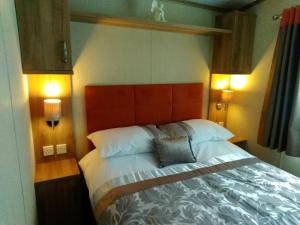 12 Burnside Lodge