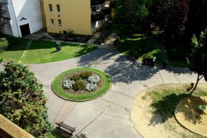 Vonkajšia záhrada v ubytovaní F&M Apartman