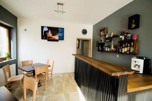 Lounge nebo bar v ubytování Penzion Na Americe