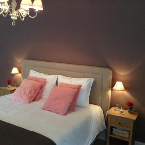 Säng eller sängar i ett rum på 'Southfield': Stylish & Quiet in Bruges