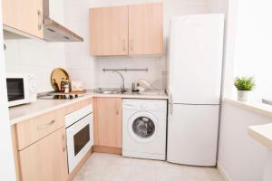 Kuchyňa alebo kuchynka v ubytovaní P&P Apartaments Carrera de Capuchinos
