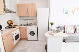Kuchyňa alebo kuchynka v ubytovaní P&P Apartaments Carrera de Capuchinos