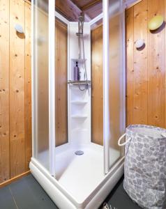 Gallery image of Lovely Cabin in the Capital Area with hot tube in Hafnarfjördur
