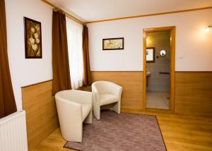 Koupelna v ubytování Hévíz Villa Familia + 116 fotografií