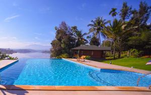 Bazén v ubytování LakeRose Wayanad Resort nebo v jeho okolí