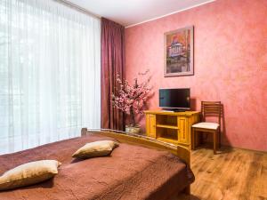TV a/nebo společenská místnost v ubytování KEMERI Hotel in National Park - FREE PARKING