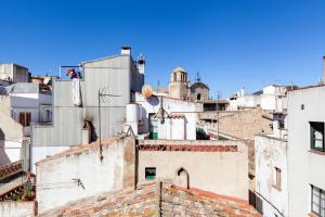 Výhľad na mesto Tossa de Mar alebo výhľad na mesto priamo z apartmánu
