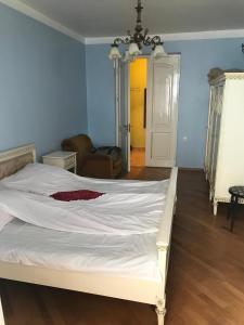 Una cama o camas en una habitación de Apartment Kldiasvili