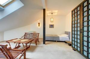 Postel nebo postele na pokoji v ubytování Aerohotel