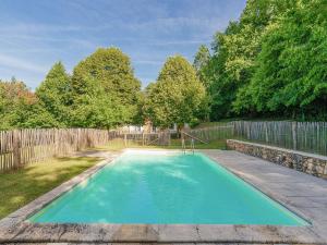 Bazén v ubytování Mansion in Aquitaine with Private Pool nebo v jeho okolí + 32 fotografií