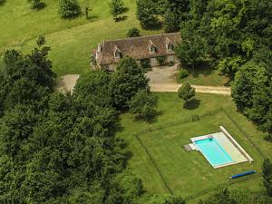 Bazén v ubytování Mansion in Aquitaine with Private Pool nebo v jeho okolí