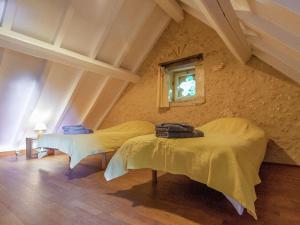 Postel nebo postele na pokoji v ubytování Mansion in Aquitaine with Private Pool
