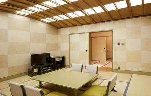 TV a/nebo společenská místnost v ubytování Kawagoe Prince Hotel