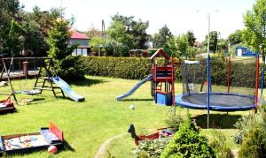 Herní místnost nebo prostor pro děti v ubytování Leniuchowo