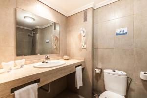 
Een badkamer bij Hotel Blue Sea Lagos de Cesar

