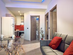 Kuchyň nebo kuchyňský kout v ubytování Savvas Luxury Suites