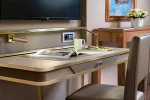 A kitchen or kitchenette at Millennium Istanbul Golden Horn