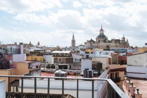 Nespecifikovaný výhled na destinaci Sevilla nebo výhled na město při pohledu z aparthotelu