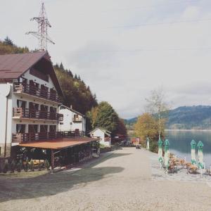 Peisaj natural din apropierea acestui hotel