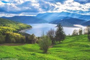 Peisaj natural din apropierea acestui hotel