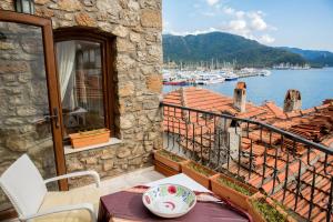 Afbeelding uit fotogalerij van Two Stone Homes Metis in Marmaris