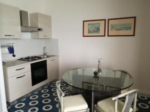 Η κουζίνα ή μικρή κουζίνα στο La casa sul mare