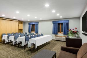 Konferenční prostory v ubytování Baymont by Wyndham Pella + 37 fotografií