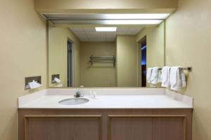 Koupelna v ubytování Extend-a-Suites - Extended Stay, I-40 Amarillo West
