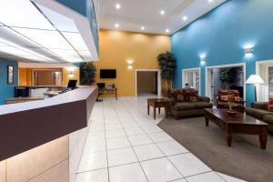 TV a/nebo společenská místnost v ubytování Extend-a-Suites - Extended Stay, I-40 Amarillo West