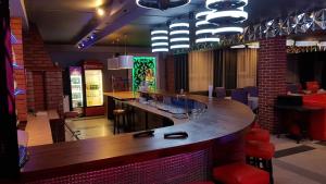 Ο χώρος του lounge ή του μπαρ στο Hotel Gutland