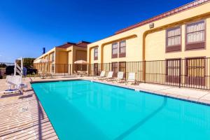 The swimming pool at or close to Baymont by Wyndham Amarillo East
