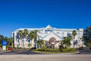 Photo de la galerie de l'établissement Baymont by Wyndham Fort Myers Airport, à Fort Myers