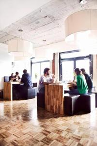 Επισκέπτες που μένουν στο Five Elements Hostel and Capsules Frankfurt
