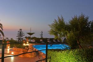 The swimming pool at or close to Villa Provenza