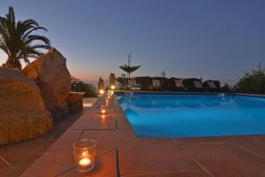 The swimming pool at or close to Villa Provenza