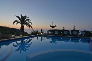 The swimming pool at or close to Villa Provenza