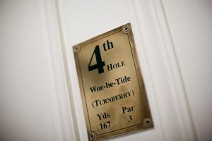 Certifikát, hodnocení, plakát nebo jiný dokument vystavený v ubytování The Cults Hotel
